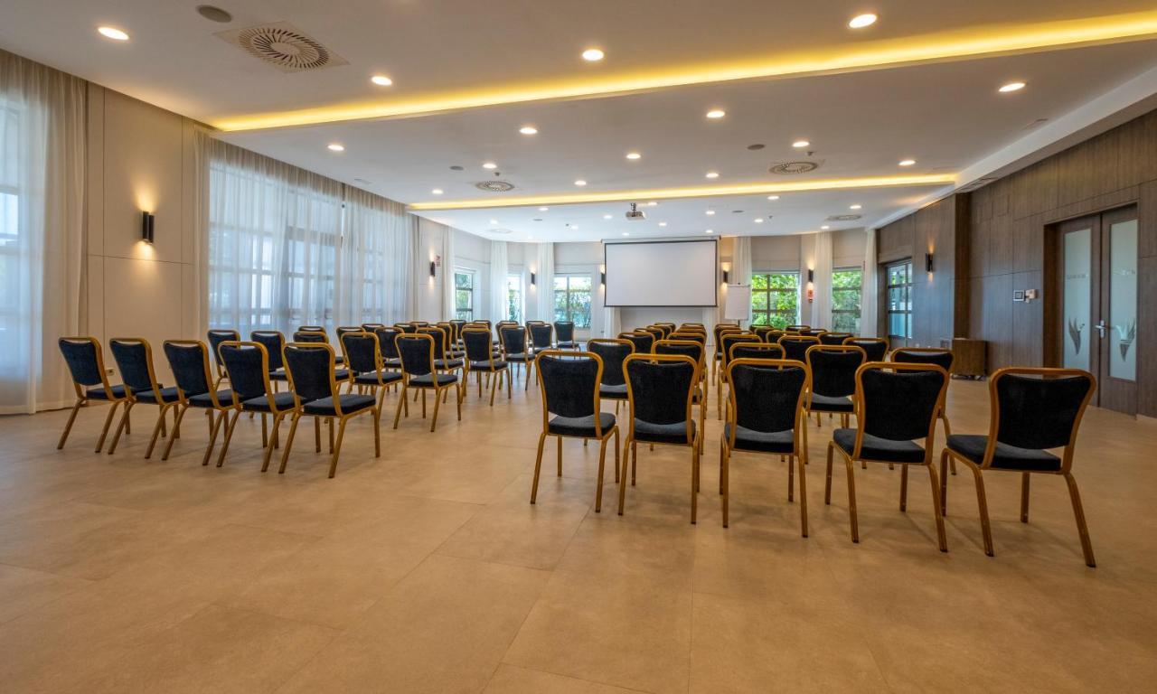 Hotel Attica21 Las Rozas מראה חיצוני תמונה